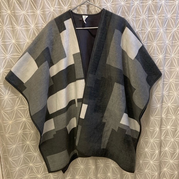 Woolrich Tops - Woolrich Poncho Blanket